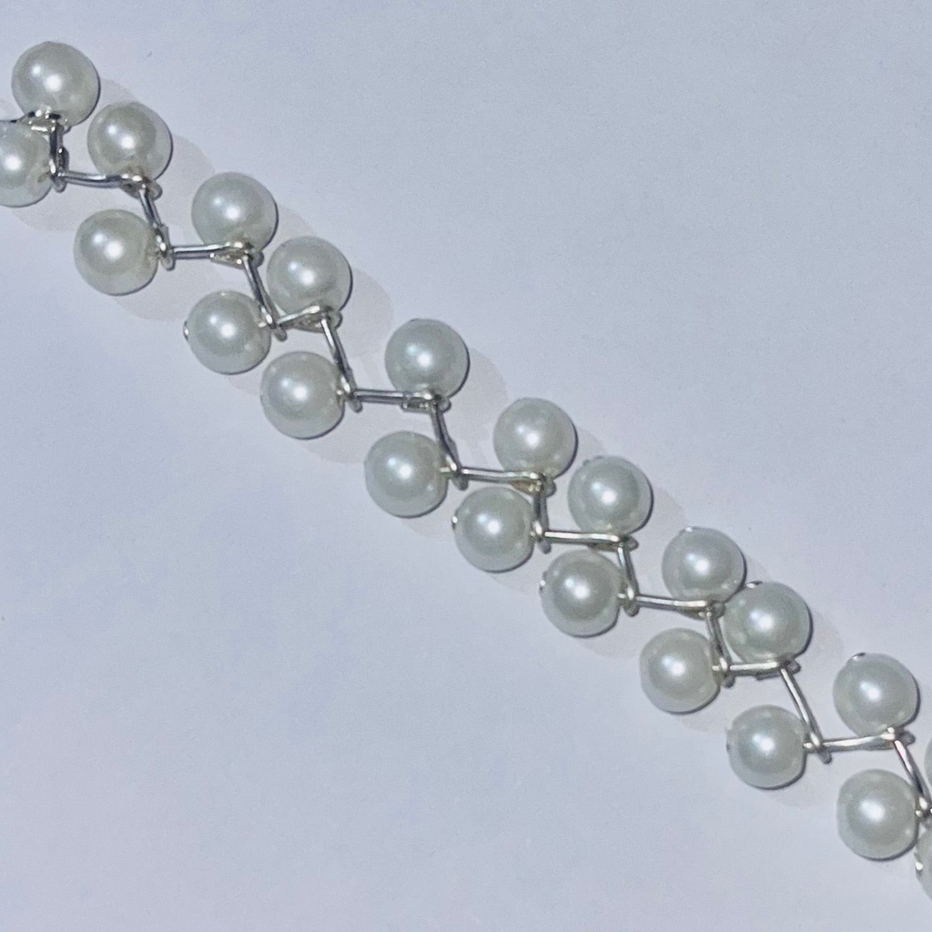 The Lumina strand Bracelet