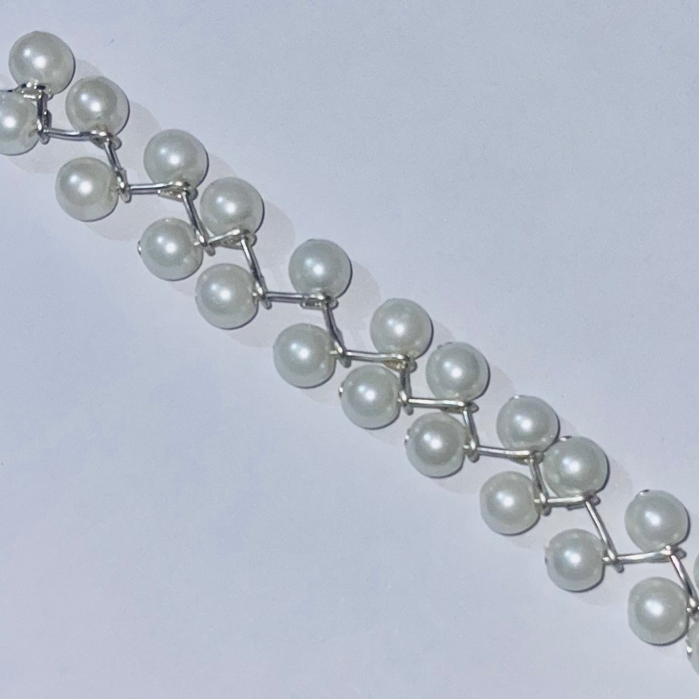 The Lumina strand Bracelet